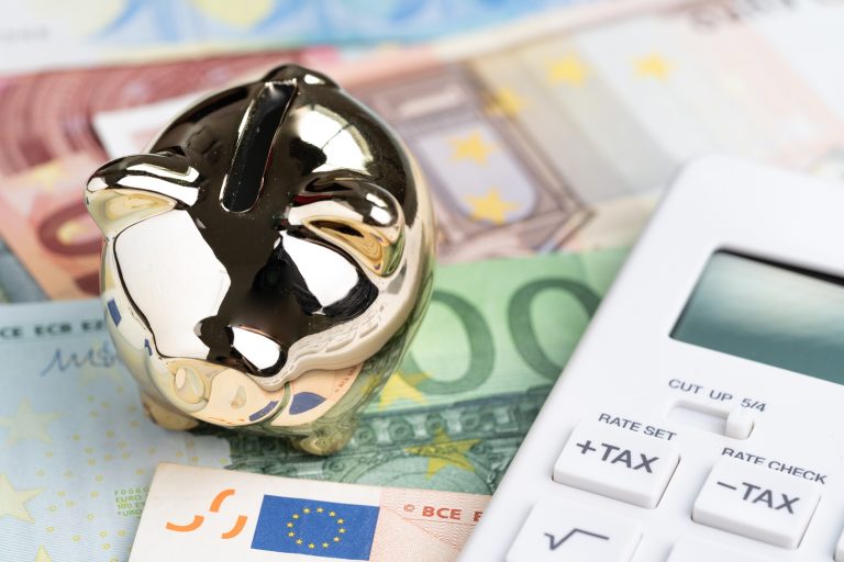 Günstig Geld anlegen: Tipps für Tages- und Festgeld