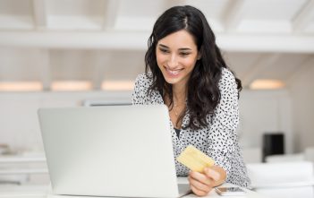 Bonuspunktesysteme und Vielfliegerprogramme auch bei Online-Einkäufen nutzen