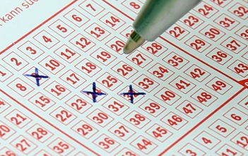 Lottogewinn anlegen: Mit der richtigen Anlagestrategie lebenslang profitieren